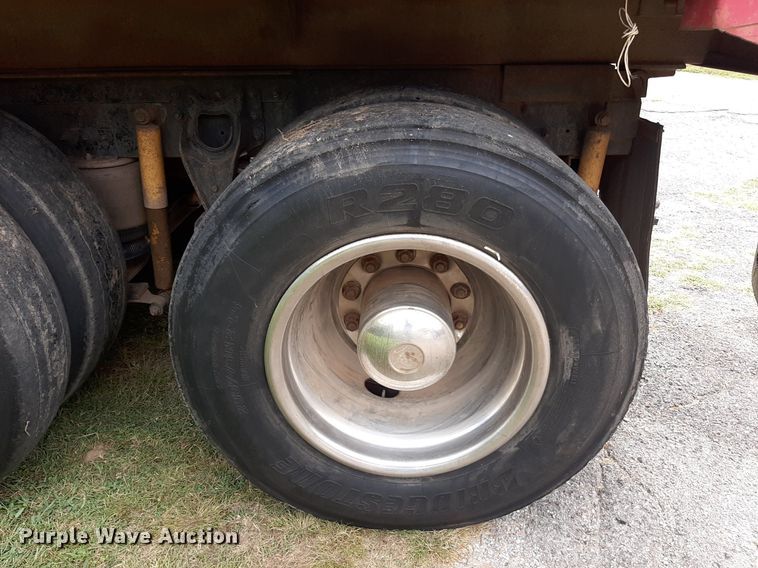 image for item DO3156 1995 International 9200  dump truck