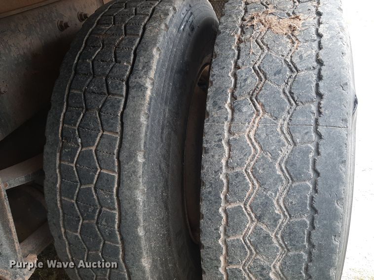 image for item DO3156 1995 International 9200  dump truck