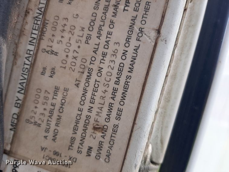 image for item DO3156 1995 International 9200  dump truck