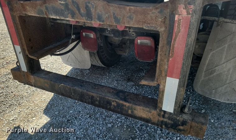 image for item DO4690 2007 Mack Granite CV713  flatbed truck