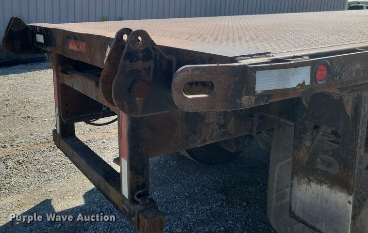 image for item DO4690 2007 Mack Granite CV713  flatbed truck