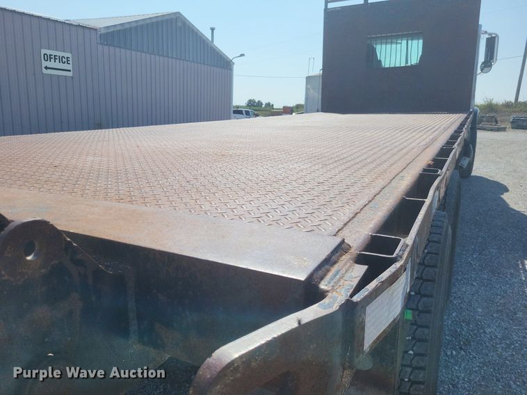 image for item DO4690 2007 Mack Granite CV713  flatbed truck