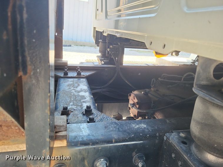 image for item DO4690 2007 Mack Granite CV713  flatbed truck