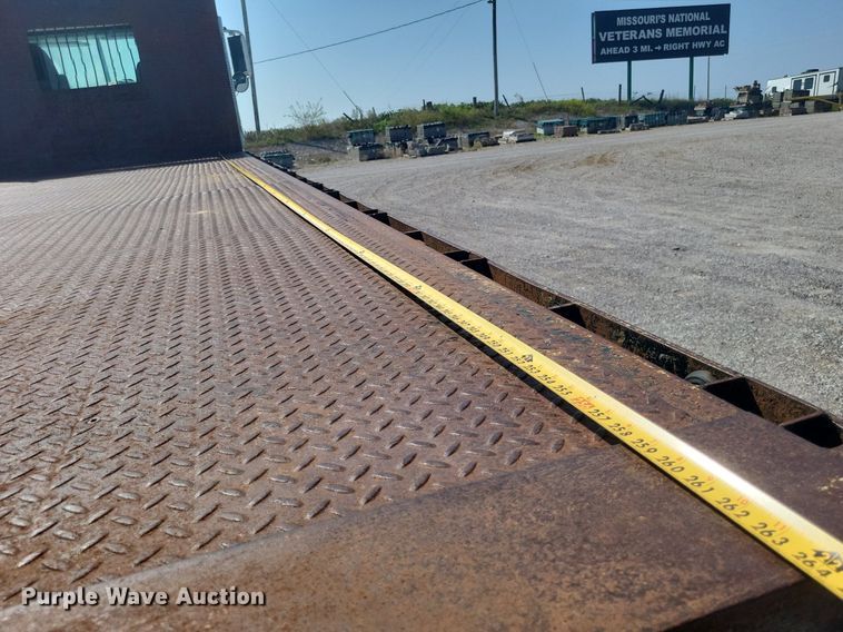 image for item DO4690 2007 Mack Granite CV713  flatbed truck