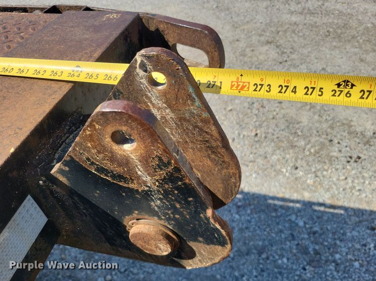 image for item DO4690 2007 Mack Granite CV713  flatbed truck