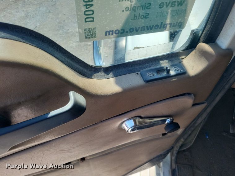 image for item DO4690 2007 Mack Granite CV713  flatbed truck