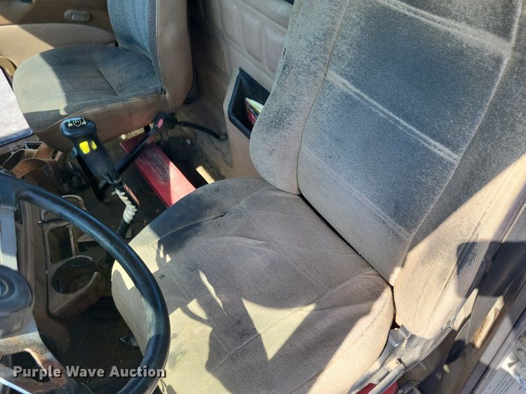 image for item DO4690 2007 Mack Granite CV713  flatbed truck