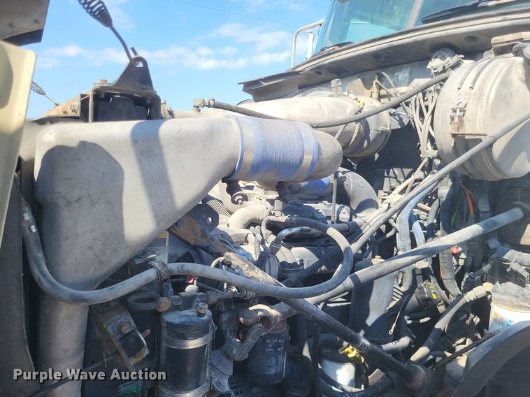 image for item DO4690 2007 Mack Granite CV713  flatbed truck