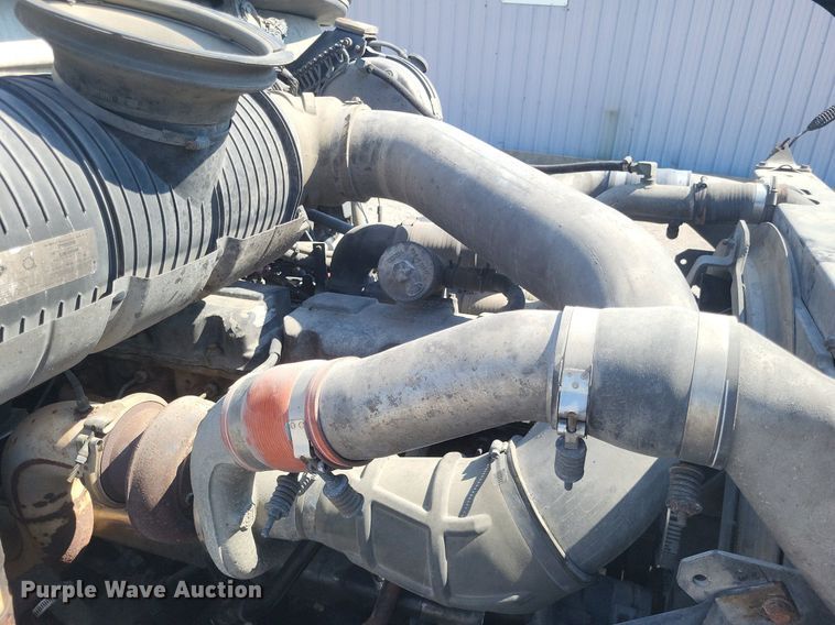 image for item DO4690 2007 Mack Granite CV713  flatbed truck