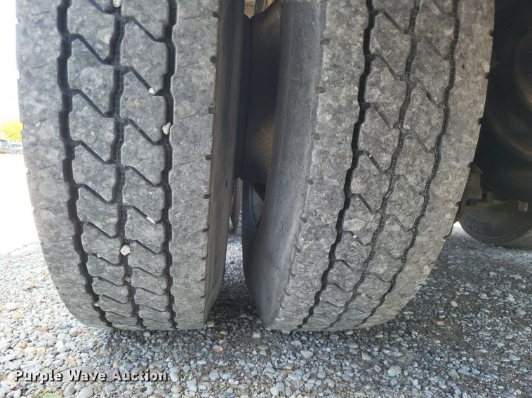 image for item DO4690 2007 Mack Granite CV713  flatbed truck