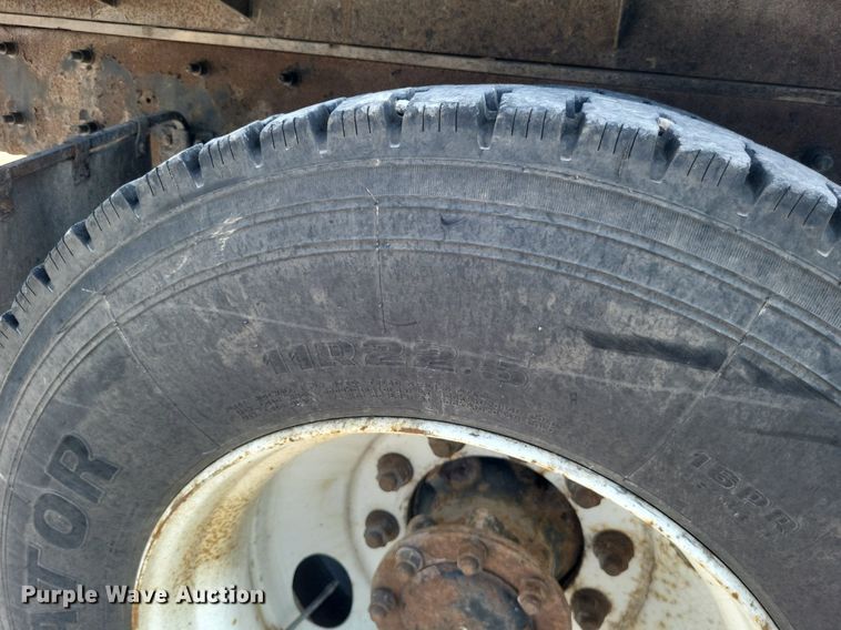 image for item DO4690 2007 Mack Granite CV713  flatbed truck