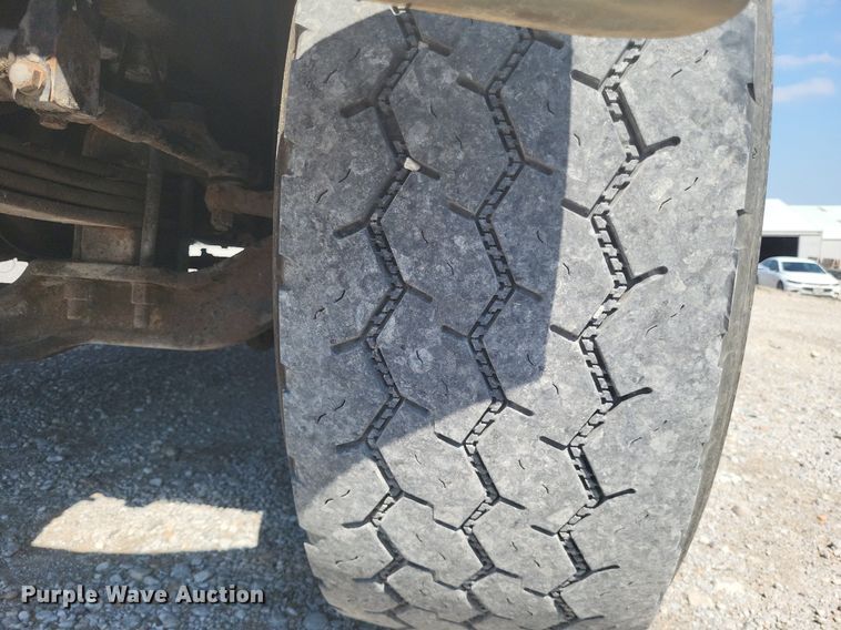 image for item DO4690 2007 Mack Granite CV713  flatbed truck