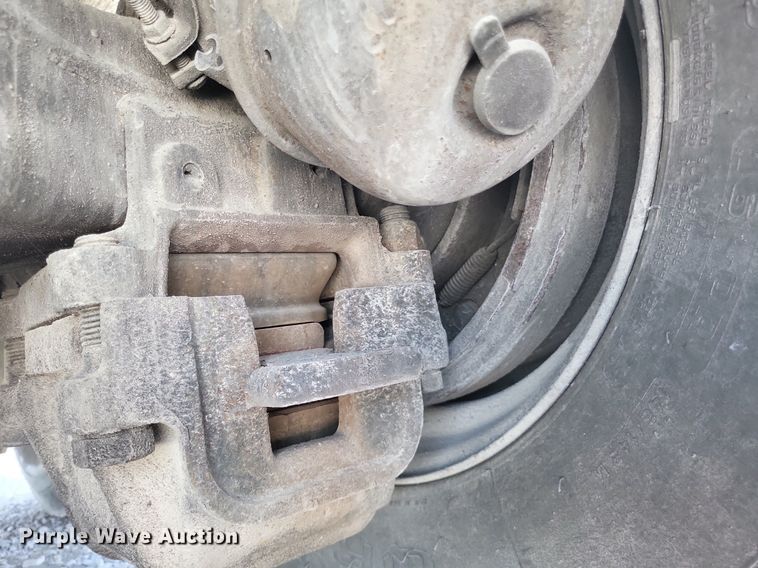 image for item DO4690 2007 Mack Granite CV713  flatbed truck