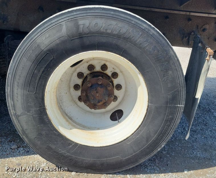 image for item DO4690 2007 Mack Granite CV713  flatbed truck