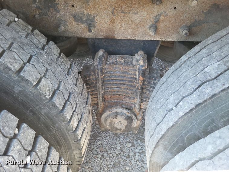 image for item DO4690 2007 Mack Granite CV713  flatbed truck