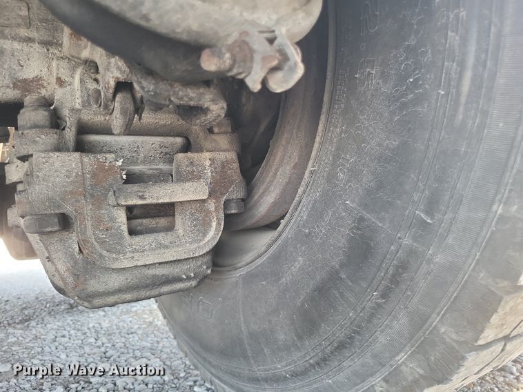 image for item DO4690 2007 Mack Granite CV713  flatbed truck