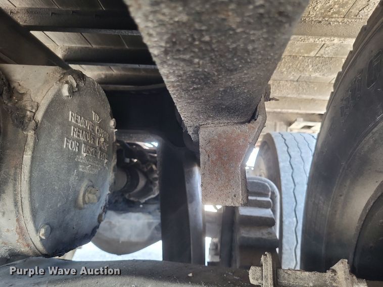 image for item DO4690 2007 Mack Granite CV713  flatbed truck