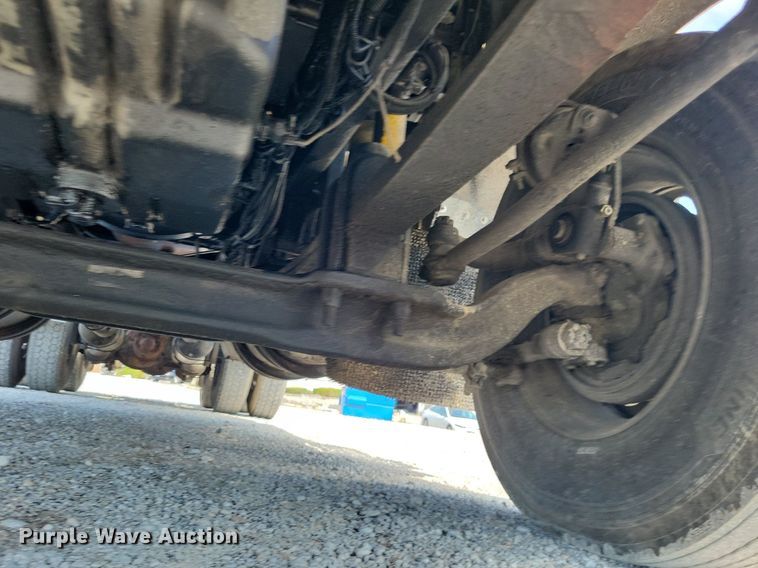 image for item DO4692 1999 Kenworth T800  semi truck