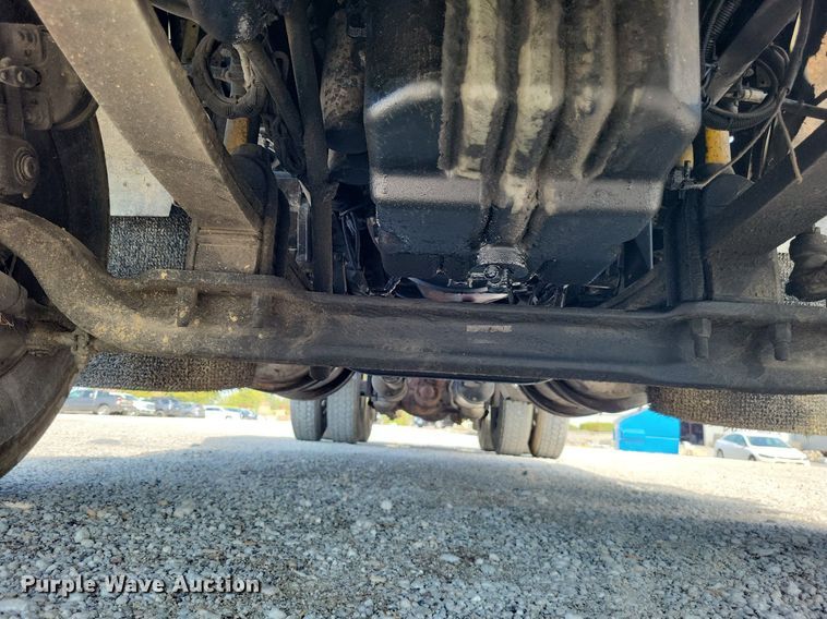 image for item DO4692 1999 Kenworth T800  semi truck