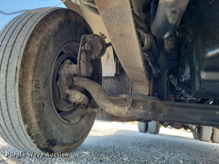 image for item DO4692 1999 Kenworth T800  semi truck