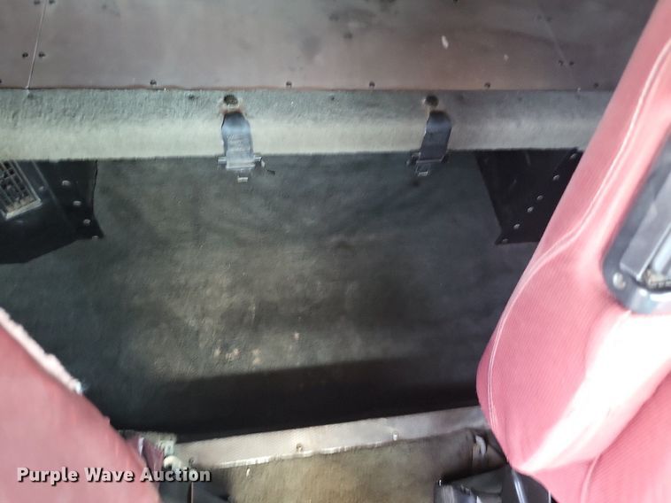 image for item DO4692 1999 Kenworth T800  semi truck