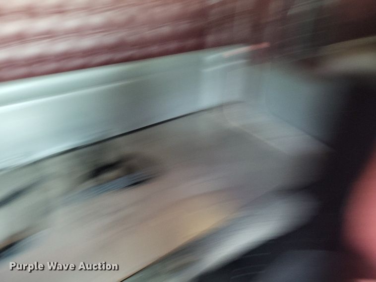 image for item DO4692 1999 Kenworth T800  semi truck