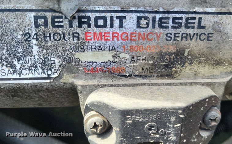 image for item DO4692 1999 Kenworth T800  semi truck