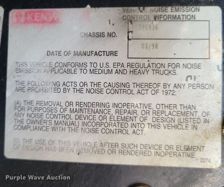 image for item DO4692 1999 Kenworth T800  semi truck