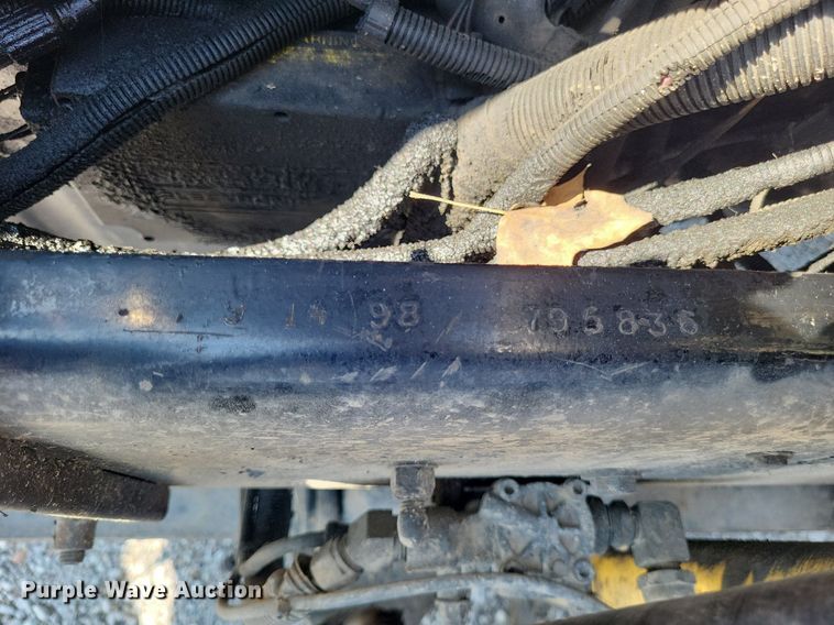 image for item DO4692 1999 Kenworth T800  semi truck