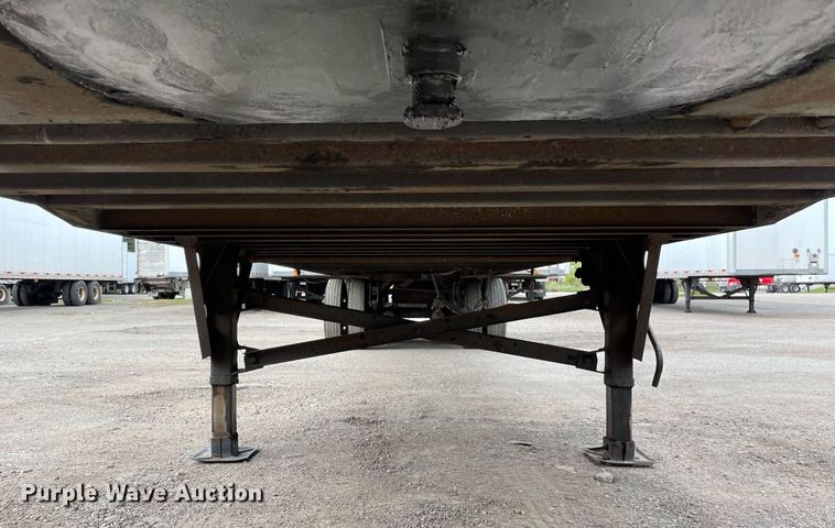 image for item DP0052 2006 Utility VS2DC  dry van trailer