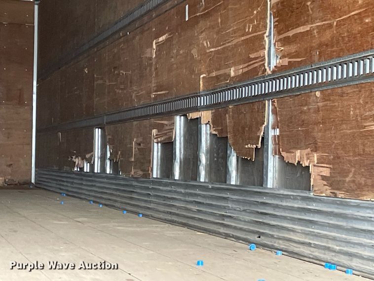 image for item DP0052 2006 Utility VS2DC  dry van trailer