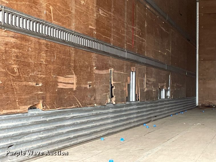 image for item DP0052 2006 Utility VS2DC  dry van trailer