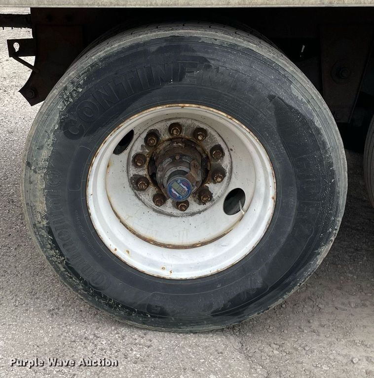 image for item DP0052 2006 Utility VS2DC  dry van trailer