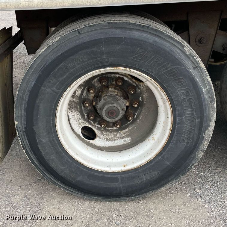 image for item DP0052 2006 Utility VS2DC  dry van trailer