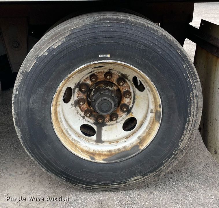 image for item DP0052 2006 Utility VS2DC  dry van trailer