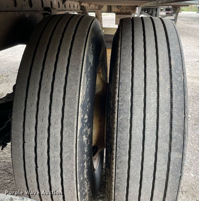 image for item DP0052 2006 Utility VS2DC  dry van trailer