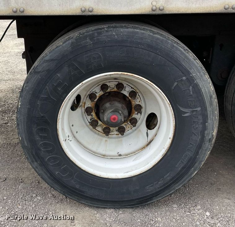 image for item DP0053 2014 Vanguard VIP4000  dry van trailer