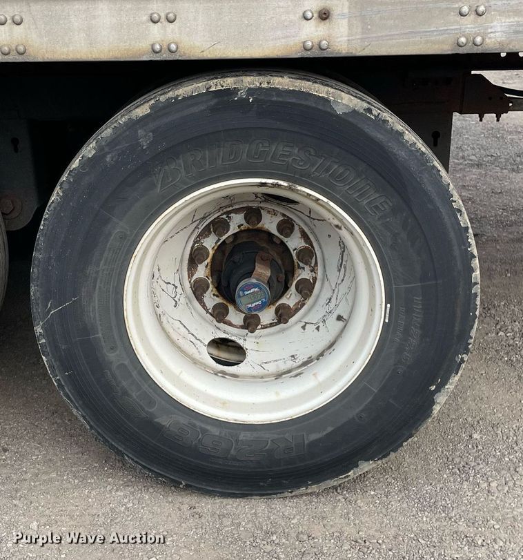 image for item DP0053 2014 Vanguard VIP4000  dry van trailer