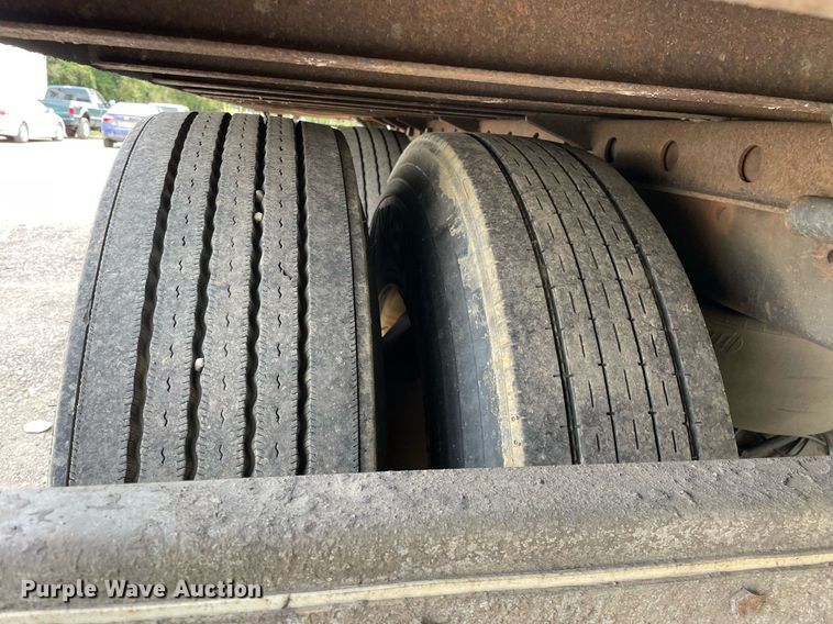 image for item DP0053 2014 Vanguard VIP4000  dry van trailer