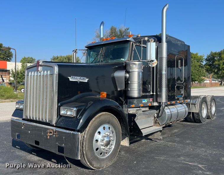 image for item DP2065 2003 Kenworth W900  semi truck