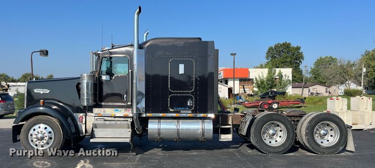 image for item DP2065 2003 Kenworth W900  semi truck