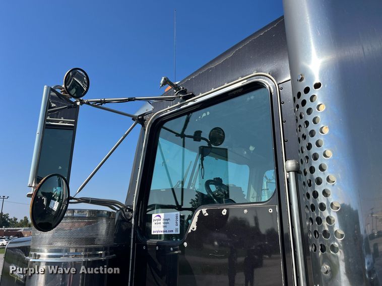 image for item DP2065 2003 Kenworth W900  semi truck