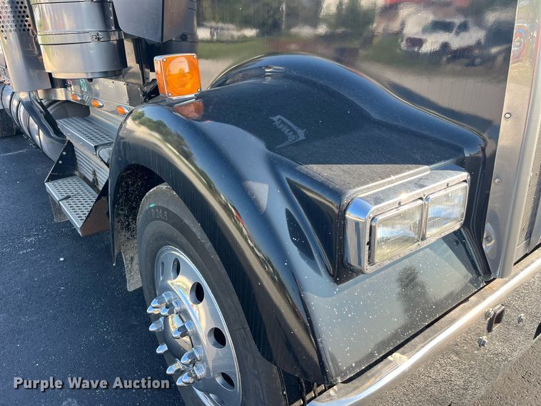 image for item DP2065 2003 Kenworth W900  semi truck