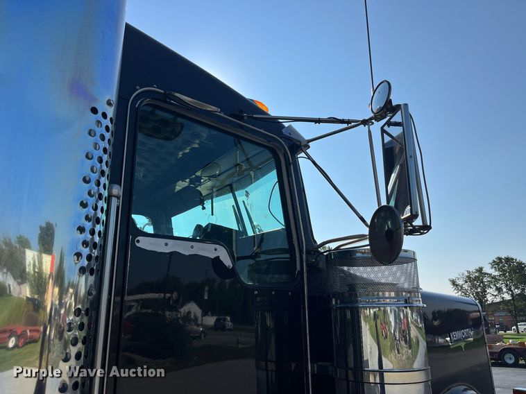image for item DP2065 2003 Kenworth W900  semi truck