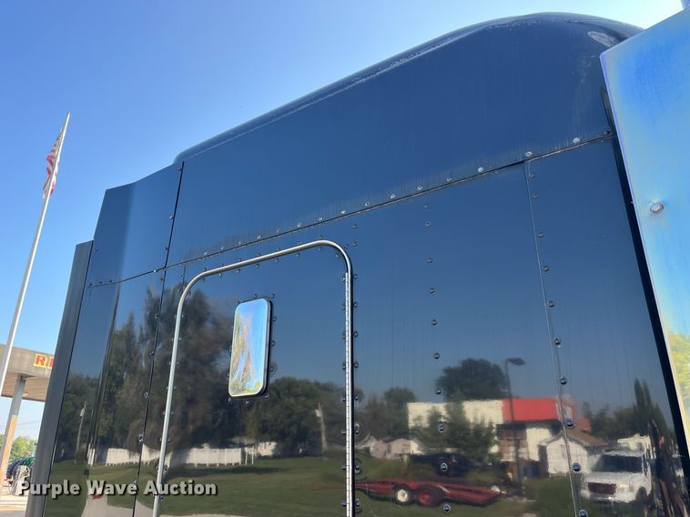 image for item DP2065 2003 Kenworth W900  semi truck