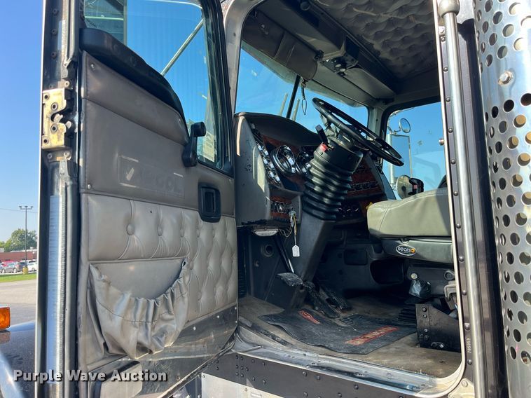 image for item DP2065 2003 Kenworth W900  semi truck