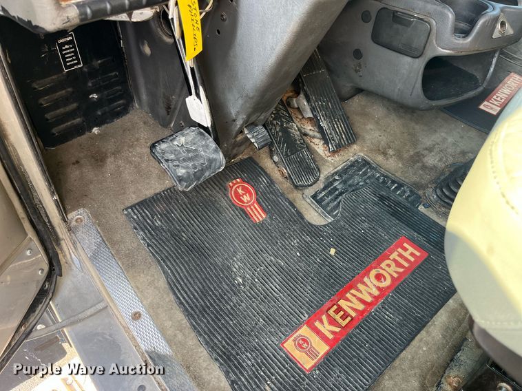 image for item DP2065 2003 Kenworth W900  semi truck