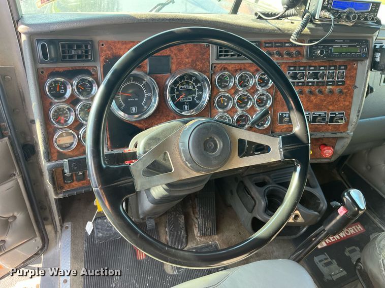 image for item DP2065 2003 Kenworth W900  semi truck