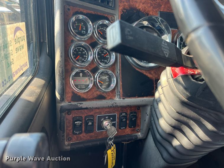 image for item DP2065 2003 Kenworth W900  semi truck