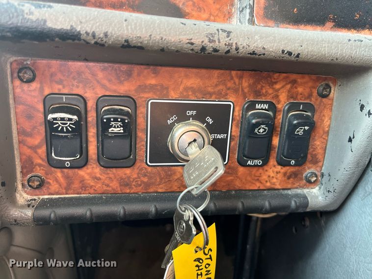 image for item DP2065 2003 Kenworth W900  semi truck